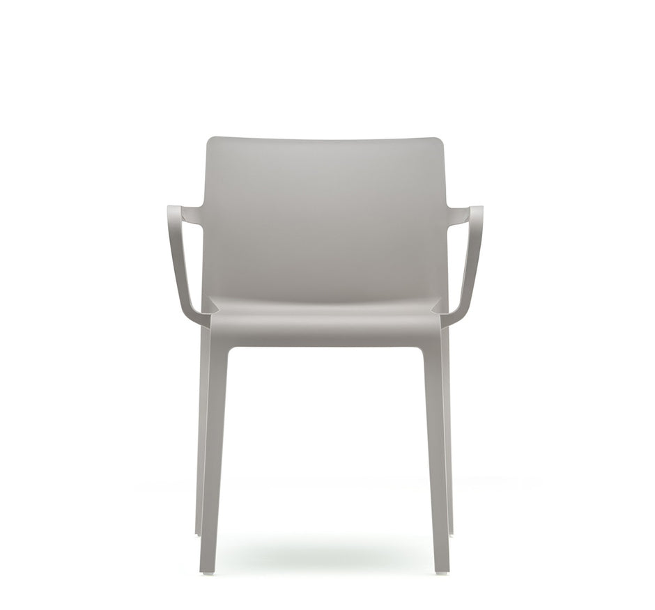 Volt 675 armchair in light grey